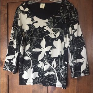 Jess and Jane Knit Top Black and White Floral